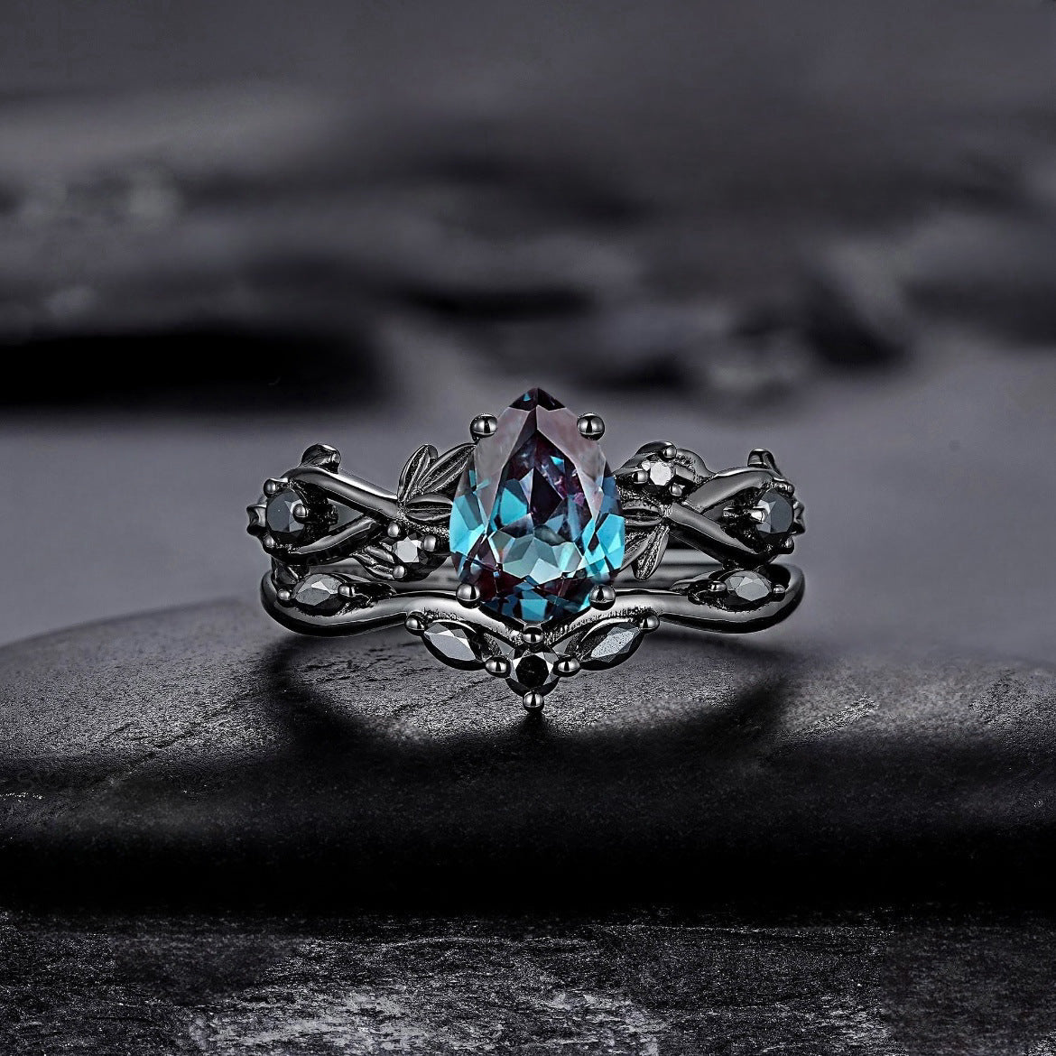 Signature GetUp 2Pcs Fashion Black Gold Color Green Rhinestone Ring – Gun Black with Navy Blue Diamond Women’s Geometric Style
