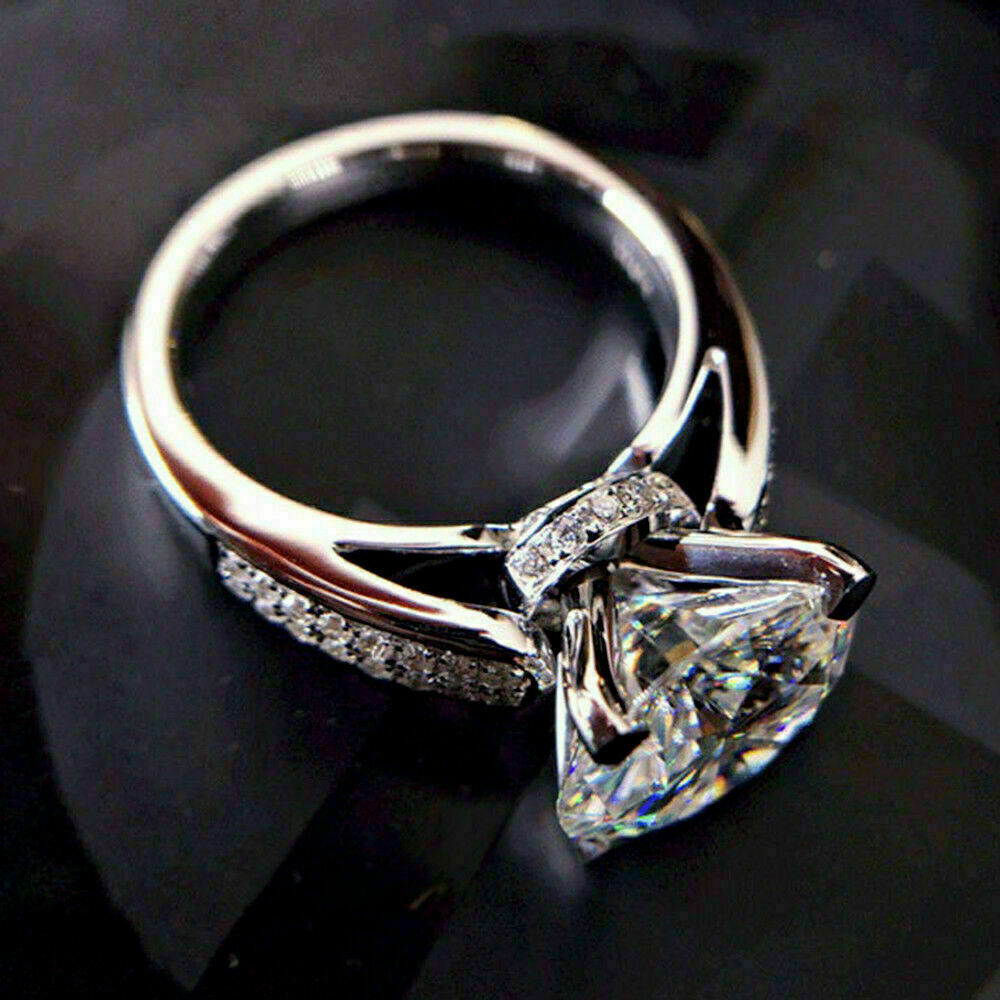Signature GetUp Huitan Classic Wedding Engagement Ring for Women – Korean Style Four-Claw Bud Artificial Diamond Zircon Ring